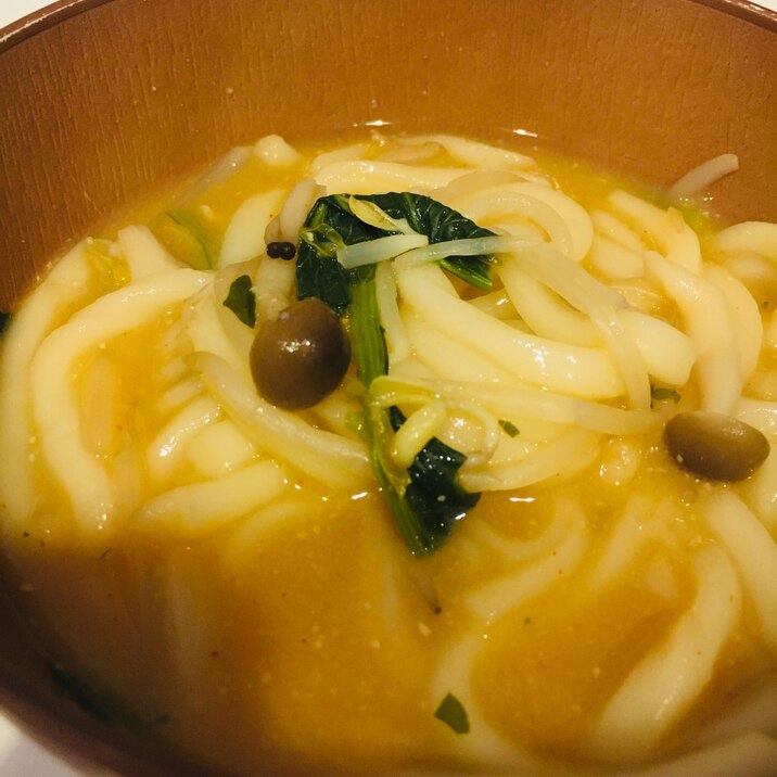 ピリ辛味噌煮込みうどん